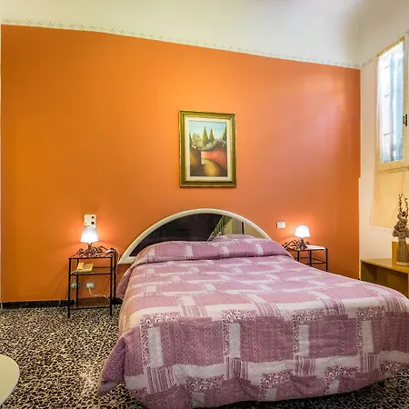 Hotel Ferretti 2*